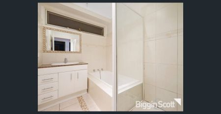 Spacious Family Living in a Great Keysborough Location – 2 Robin Court, Keysborough - Photo 4