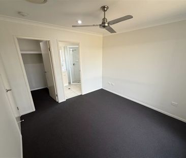 STUNNING MODERN HOME WITH 4 BEDROOMS - Photo 4