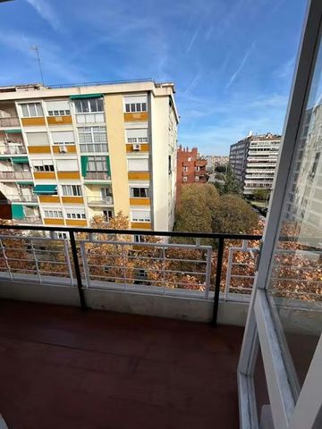 Carrer de Benet Mateu, Barcelona, Catalonia 08034 - Photo 4