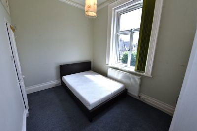 1 bedroom Flat in Springwood Road Flat 3, Leeds - Photo 5
