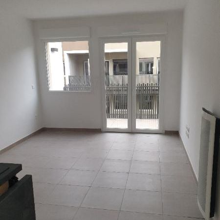 Location Appartement 1 pièce 24m² CASTELNAU LE LEZ 34170 - Photo 1