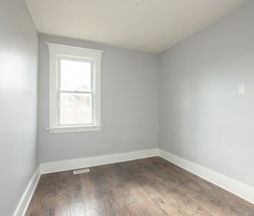 5431 Bridge St, Niagara Falls (Unit 4) - 2 Bedroom Apartment - Photo 4