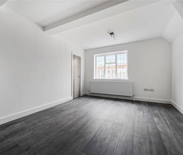 The Broadway, AL1, Hertfordshire - Photo 5