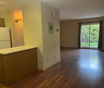 Spacious 2-Bedroom, 2-Bathroom Condo - Photo 4