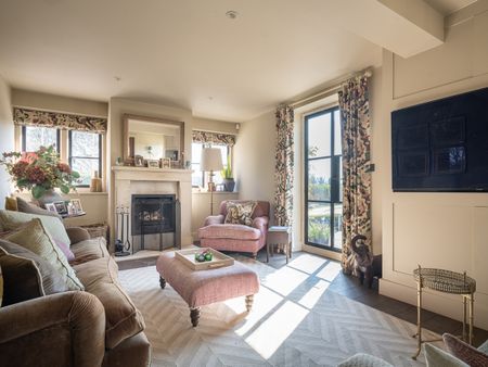 Westonbirt Tetbury, GL8 - Photo 2