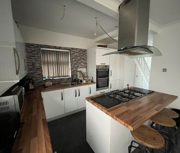 Waincliffe Mount, Leeds - Photo 3