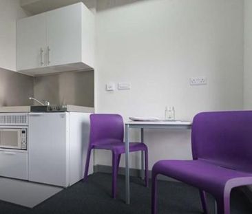 1 bedroom private hall to rent - Photo 2