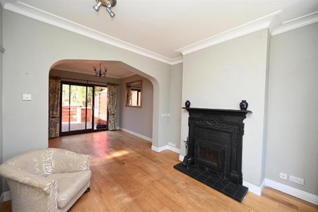 75 Newtownbreda Road, Belfast, BT8 7BS - Photo 2