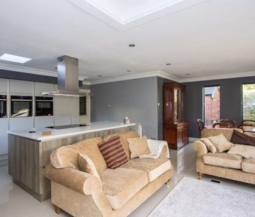 2 bedroom ground floor flat to rent - Photo 4