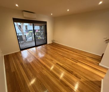 24 Mary Moodie Way, Brunswick East VIC 3057 - Townhouse For Rent | ... - Photo 5