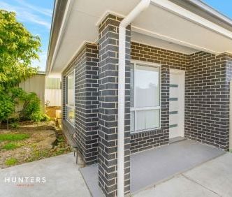 Private Entry and Spacious Flat with Private Outdoor - Photo 6