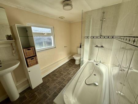 2 bedroom detached house to rent - Photo 4