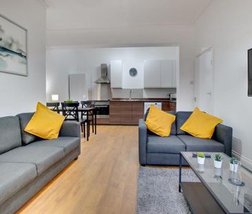 3 bedroom apartment to rent - Photo 2