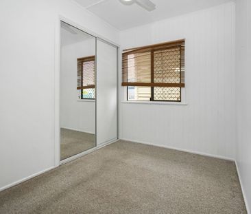 Don't miss out on this! Rare 5-bedroom home - Photo 1