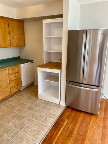 323 Saunders Street – A - Photo 5