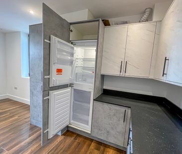 1 Bed Flat, Staines Road, TW3 - Photo 4
