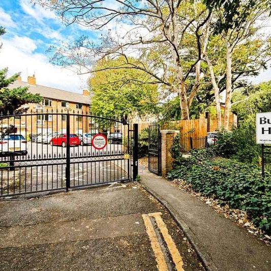 Buxton House, Snaresbrook, E11 - Photo 1