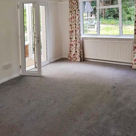 3 bedroom end of terrace house to rent - Photo 3