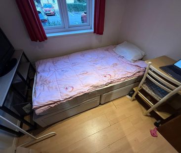 Room in a Shared Flat, Foxglove Court Vicars Bridge Close, HA0 - Photo 5
