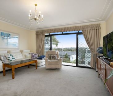 Versatile Coastal Home With Dual Occupancy Potential - Photo 3