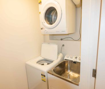 5 ensuite rooms Available for 2026 On Union. - Photo 5