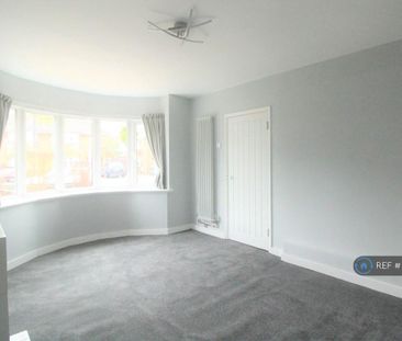 3 bedroom semi-detached house to rent - Photo 3