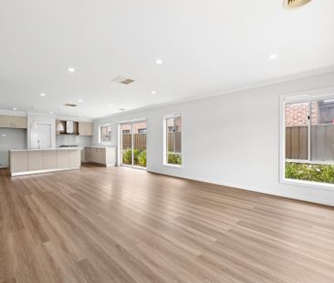 Charming Family Home in a Thriving Location - Photo 1