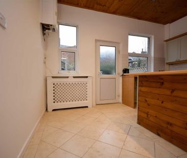 3 bed House - End Terrace for Rent - Photo 6