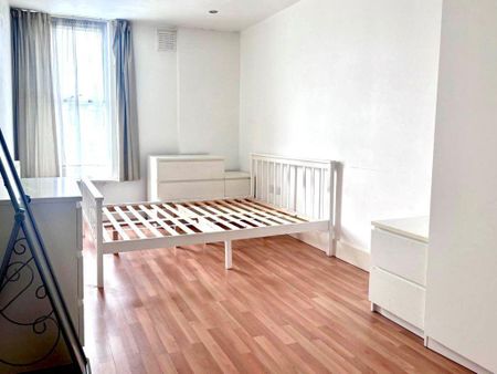 3 bedroom flat to rent - Photo 2
