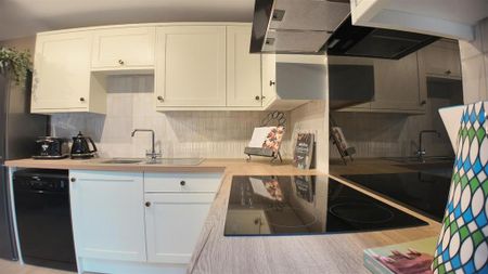 1 bedroom in a house share to rent - Photo 5