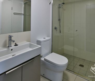 More Than a One-Bedroom – Space, Style & Spectacular Views - Photo 4