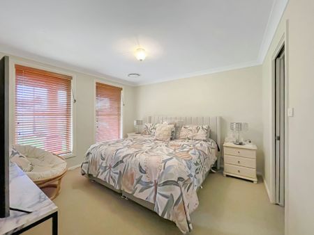 Executive Living in Keswick! - Photo 4