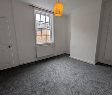 2 bedroom end of terrace house to rent - Photo 3