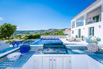 LONG-TERM RENTAL FROM SEPTEMBER 2026. Modern villa with pool and sea views for rent in Moraira.