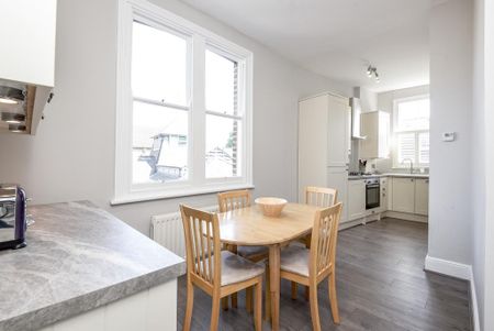 2 bedroom flat to rent - Photo 4