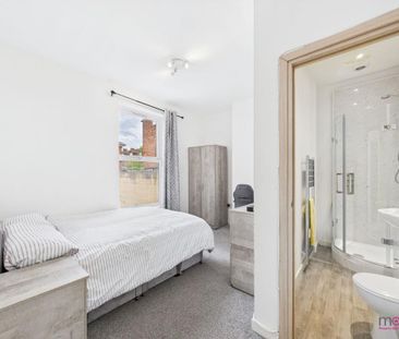 1 bedroom in a house share to rent - Photo 1
