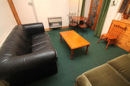 5 bedroom terraced house to rent - Photo 2