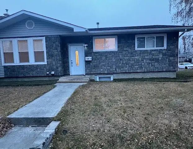 Beautiful 3 bedroom Home | 14003 62 Street Northwest, Edmonton - Photo 1