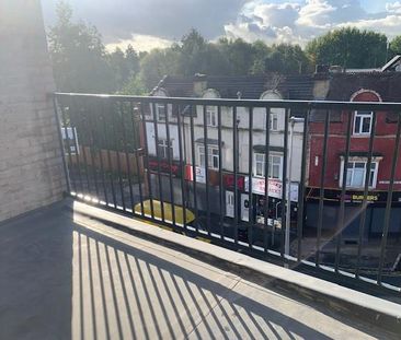 2 bedroom flat to rent - Photo 4