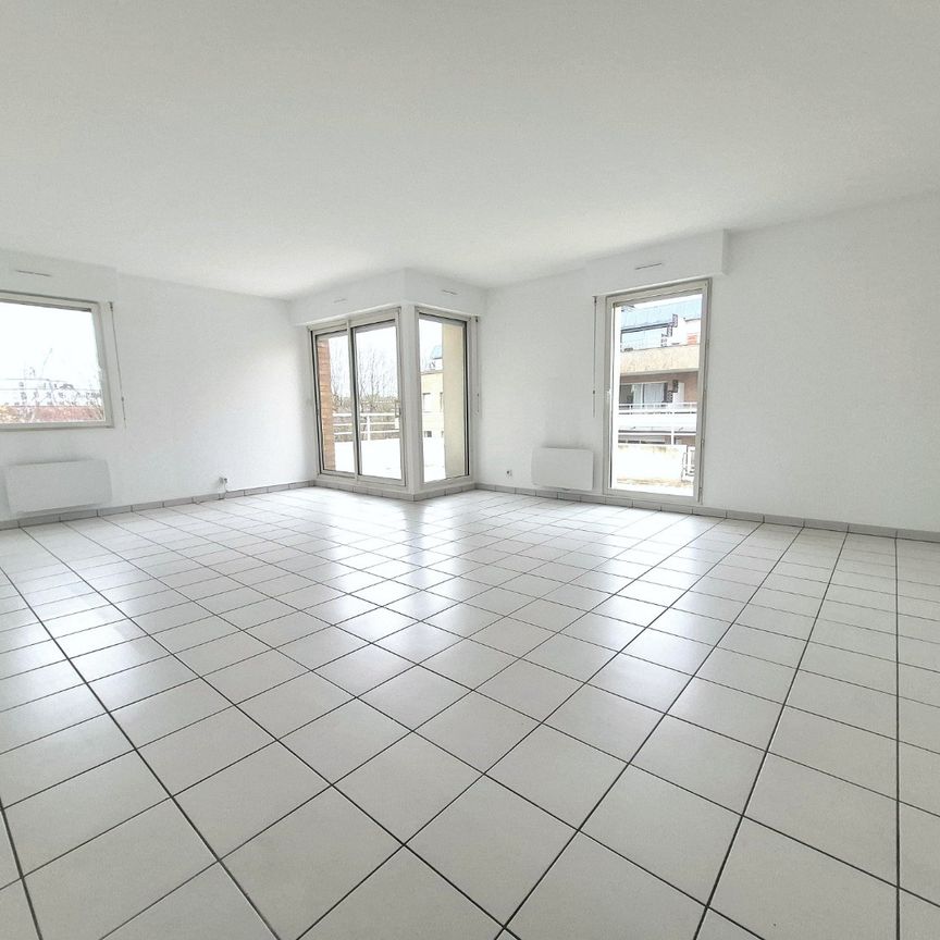 Location Appartement 4 pièces 99m² MARCQ EN BAROEUL 59700 - Photo 1
