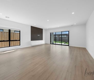 Spacious & Stylish Family Living in Donnybrook - Photo 1