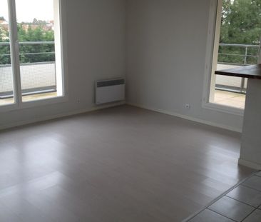 Location Appartement 4 pièces 73m² - Photo 2