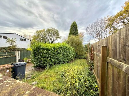 2 bedroom terraced house to rent - Photo 4