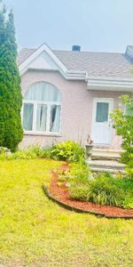Charmante maison à louer à Laval (Auteuil) – Grande cour intime et secteur recherché! occupation rapide - Photo 3