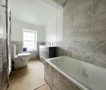 2 bedroom maisonette to rent - Photo 2