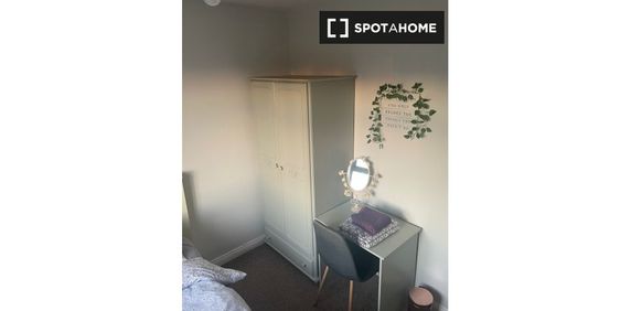 Light room in shared apartment in Artane, Dublin - Photo 2