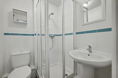 2 bedroom ground floor flat to rent - Photo 2