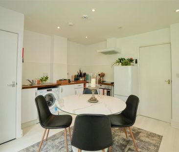 1 bedroom Flat To Let - Photo 5