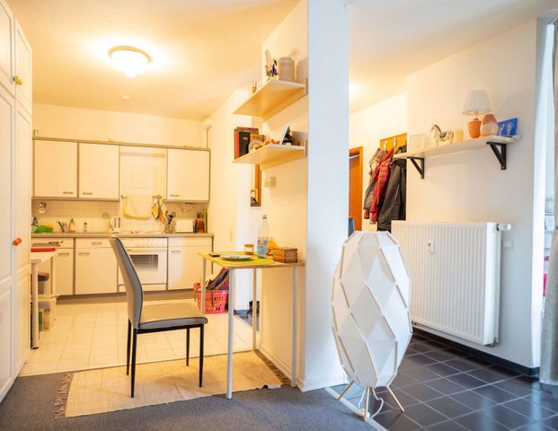 Direkt am Schmölderpark: Schickes DG-Appartement mit Einbauküche! - Photo 1
