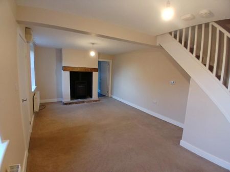 House to rent - Photo 2